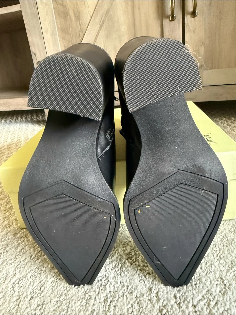 Steve Madden Black Pointed Leather Zip Ankle Boots